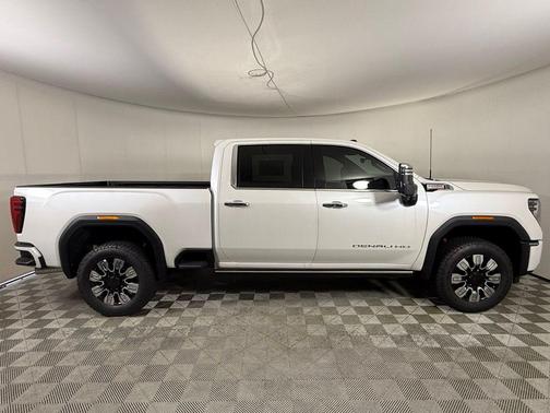 2025 GMC Sierra 2500 Denali