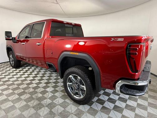 2025 GMC Sierra 2500 SLT