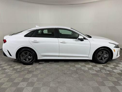 2024 Kia K5 LXS