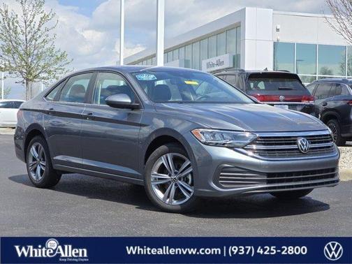 Platinum Gray Metallic 2023 Volkswagen Jetta 1.5T SE