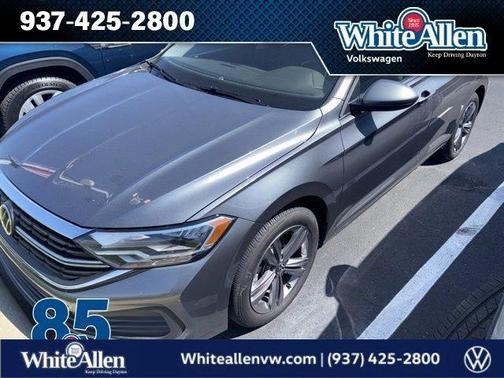 Platinum Gray Metallic 2023 Volkswagen Jetta 1.5T SE