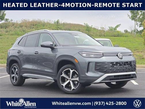 Platinum Gray Metallic 2025 Volkswagen Tiguan 2.0T SE