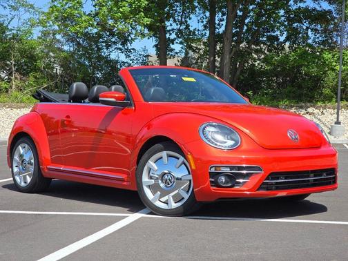 Habanero Orange Metallic w/ Black Top 2019 Volkswagen Beetle 2.0T SE