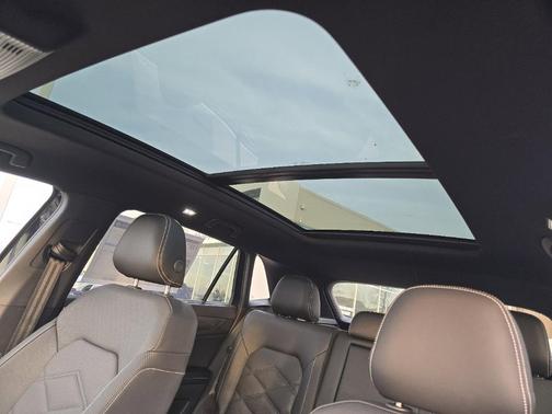 2026 Volkswagen Atlas Cross Sport 2.0T SE