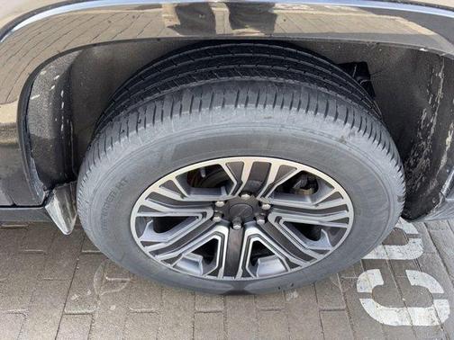 Metallic 2023 Jeep Wagoneer L Series II