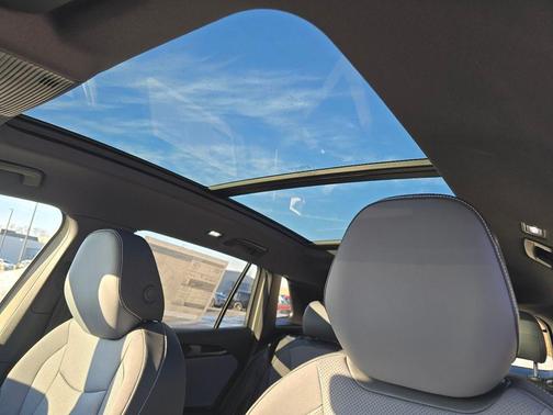 Ascot Grey With Black Roof 2026 Volkswagen Tiguan 2.0T SE R-Line Black