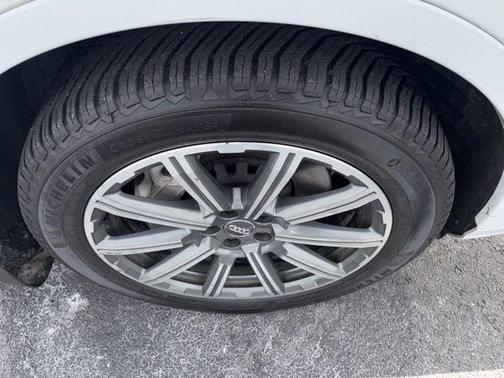 2019 Audi Q7 55 Premium Plus