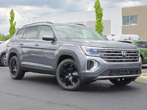 2025 Volkswagen Atlas 2.0T SE
