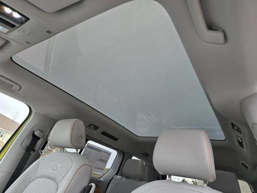 2025 Volkswagen ID. Buzz 1st Edition 4MOTION w/Two-Tone