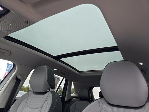 Pyrite Silver Metallic 2026 Volkswagen Tiguan 2.0T SE