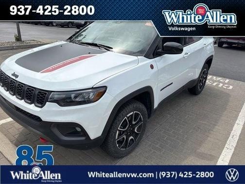 Bright White Clearcoat 2025 Jeep Compass Trailhawk