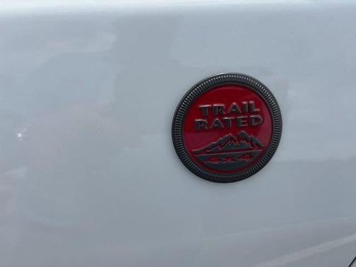 Bright White Clearcoat 2025 Jeep Compass Trailhawk