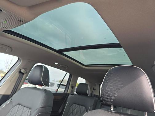 Silver Mist Metallic 2025 Volkswagen Atlas 2.0T SEL Premium R-Line