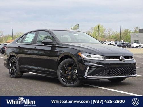 Deep Black Pearl 2026 Volkswagen Jetta 1.5T SE