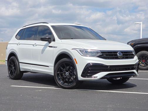 Opal White Pearl Effect 2024 Volkswagen Tiguan 2.0T SE R-Line Black