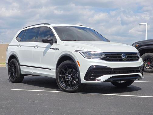 Opal White Pearl Effect 2024 Volkswagen Tiguan 2.0T SE R-Line Black