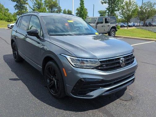 2023 Volkswagen Tiguan 2.0T SE R-Line Black