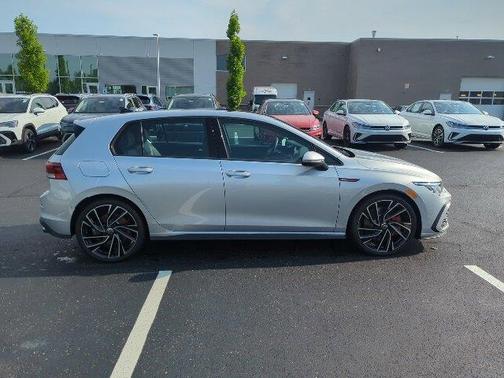 2022 Volkswagen Golf GTI 2.0T Autobahn