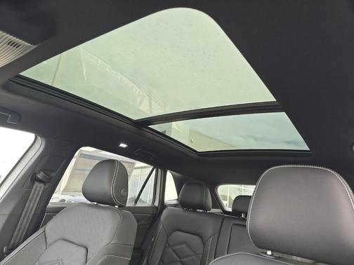 2026 Volkswagen Atlas Cross Sport 2.0T SE