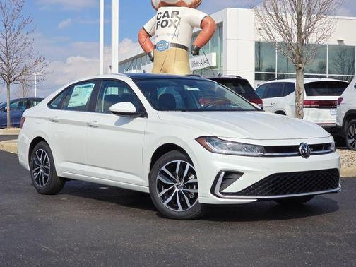 Opal White Pearl 2026 Volkswagen Jetta 1.5T SE