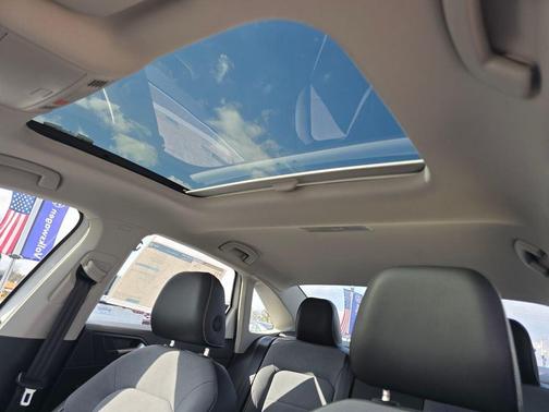 Opal White Pearl 2026 Volkswagen Jetta 1.5T SE