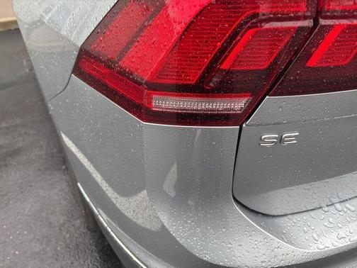 Pyrite Silver Metallic 2024 Volkswagen Tiguan 2.0T SE