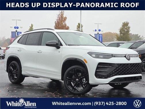 2026 Volkswagen Tiguan 2.0T SE R-Line Black