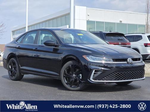 Deep Black Pearl Effect 2025 Volkswagen Jetta 1.5T SE