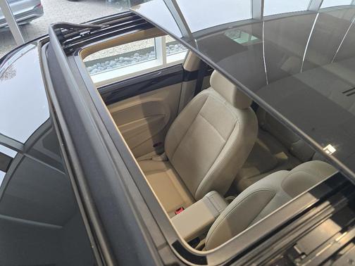 2017 Volkswagen Beetle 1.8T SEL