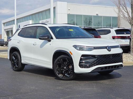 Opal White Pearl Effect 2025 Volkswagen Tiguan 2.0T SE R-Line Black