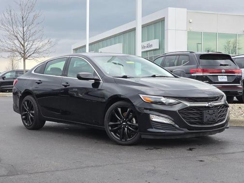 Mosaic Black Metallic 2023 Chevrolet Malibu LT