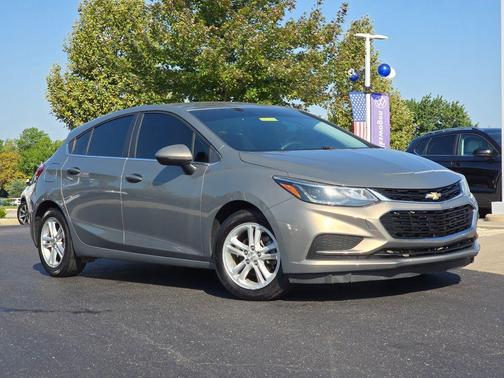 Pepperdust Metallic 2017 Chevrolet Cruze LT