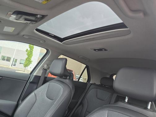 2023 Kia Niro SX Touring
