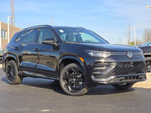 Deep Black Pearl Effect 2026 Volkswagen Tiguan 2.0T SE R-Line Black