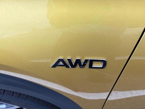 Starbright Yellow 2021 Kia Seltos SX