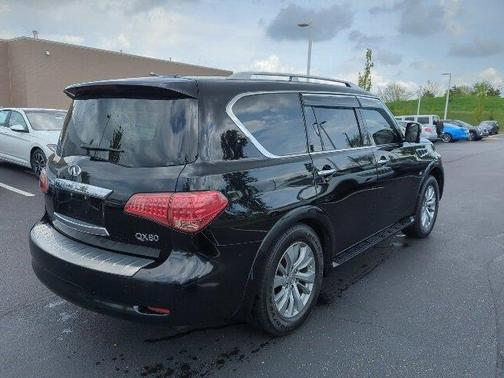 2017 INFINITI QX80