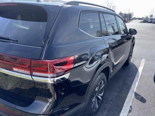 2025 Volkswagen Atlas 2.0T SE