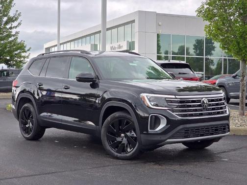 Deep Black Pearl Effect 2026 Volkswagen Atlas 2.0T SE W/TECHNOLOGY