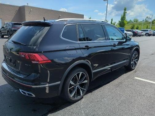 2022 Volkswagen Tiguan 2.0T SEL R-Line
