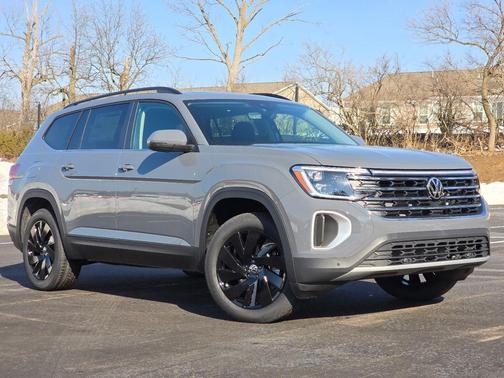 Pure Gray 2026 Volkswagen Atlas 2.0T SE W/TECHNOLOGY