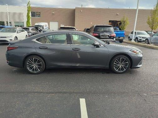 2022 Lexus ES 250 Luxury
