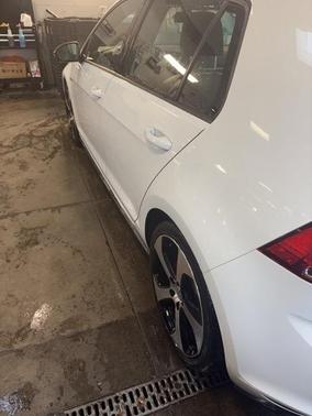 2016 Volkswagen Golf GTI 2.0T SE 4-Door