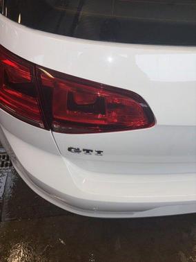 2016 Volkswagen Golf GTI 2.0T SE 4-Door