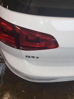 2016 Volkswagen Golf GTI 2.0T SE 4-Door