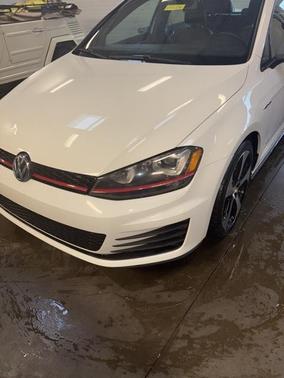 2016 Volkswagen Golf GTI 2.0T SE 4-Door