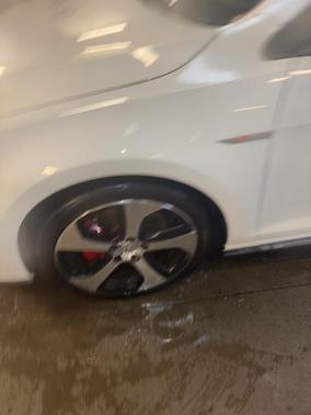 2016 Volkswagen Golf GTI 2.0T SE 4-Door