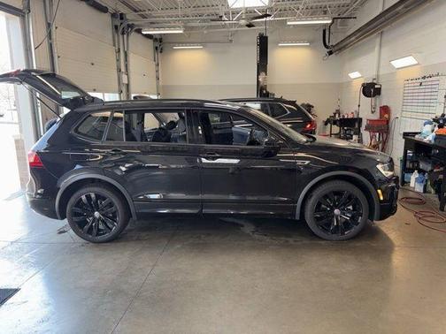 2021 Volkswagen Tiguan 2.0T SE R-Line Black