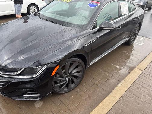 Deep Black Pearl Effect 2023 Volkswagen Arteon 2.0T SEL R-Line
