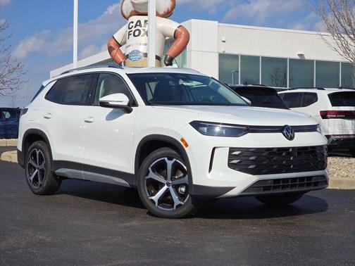 Pure White 2026 Volkswagen Tiguan 2.0T SE