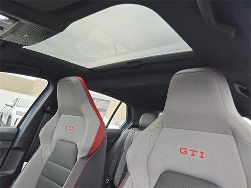 2026 Volkswagen Golf GTI 2.0T SE